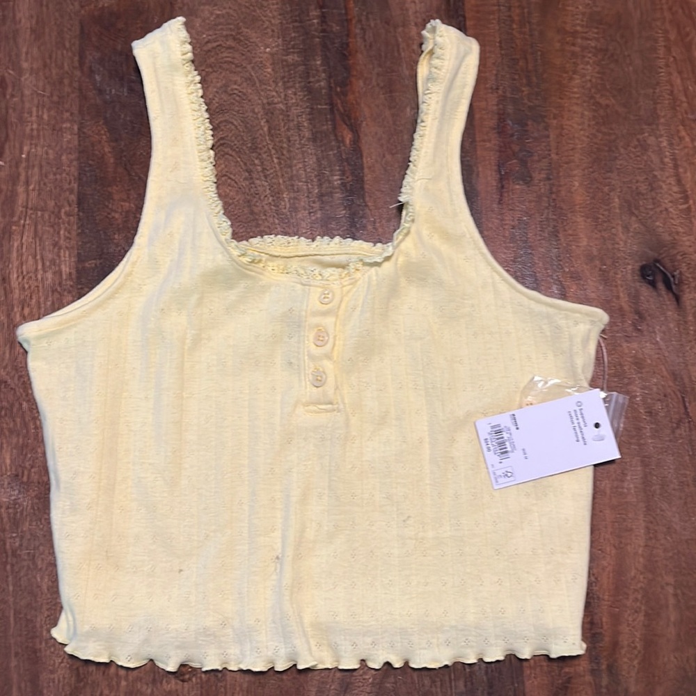 SO Kohls yellow top